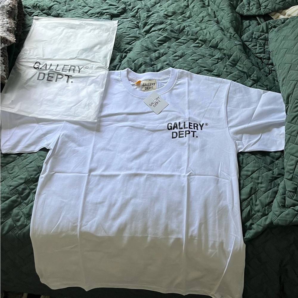 Gallery Department T-shirt size large.